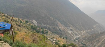 ताजाँकोटको मदनामा ६÷७ महिनादेखि टावर र फोजी सेवा अवरुद्ध, स्थानीयलाई सास्ती