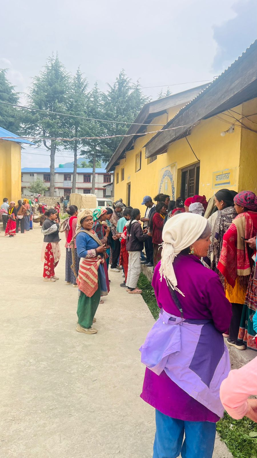 असार मसान्तसम्म २ हजार क्विन्टल खाद्यान्नमा सहुलियत, पहिलो दिनमै २९३ क्विन्टल बिक्री ।।