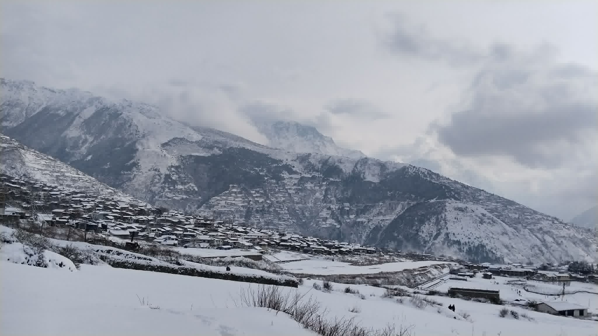 हुम्लामा यो वर्षको पहिलो हिमपात, किसान खुसी