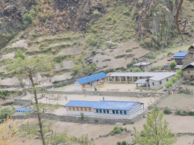 लाली गुराँस माध्यमिक विद्यालयमा ३० लाखको खेल मैदान र १५ लाखको घेरबार निर्माण