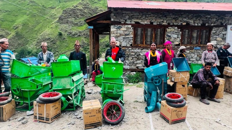 रैथाने बाली उत्पादन प्रवद्र्धनका लागि खार्पुनाथ गाउँपालिकाद्वारा कृषि प्रशोधन मेसिन वितरण