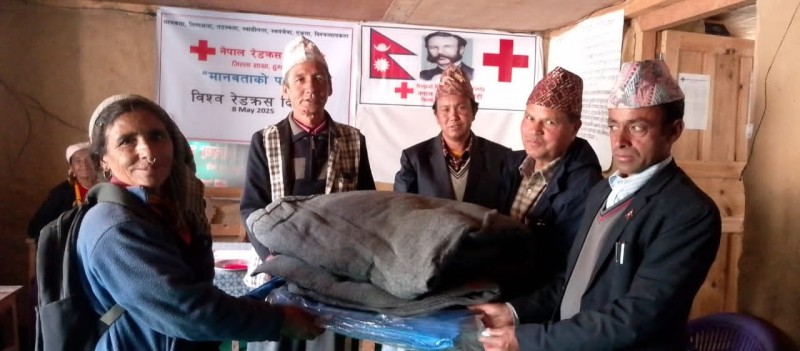 रेडक्रस दिवसमा आगलागी र बाढी पिडीतलाई राहत सहयोग