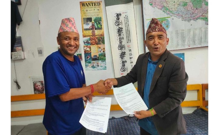 कर्मफ्लाइट्स फाउण्डेशनले सिमकोटका पन्ध्र सय बालबालिकालाई  न्यानो कपडा सहयोग गर्ने