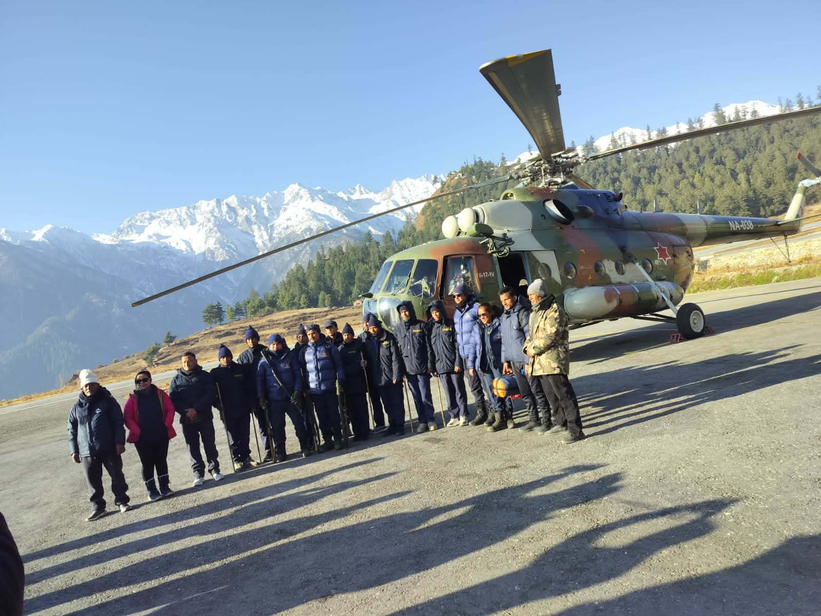 लिमिमा हेलिकप्टर मार्फत निर्वाचन सामग्री ढुवानी