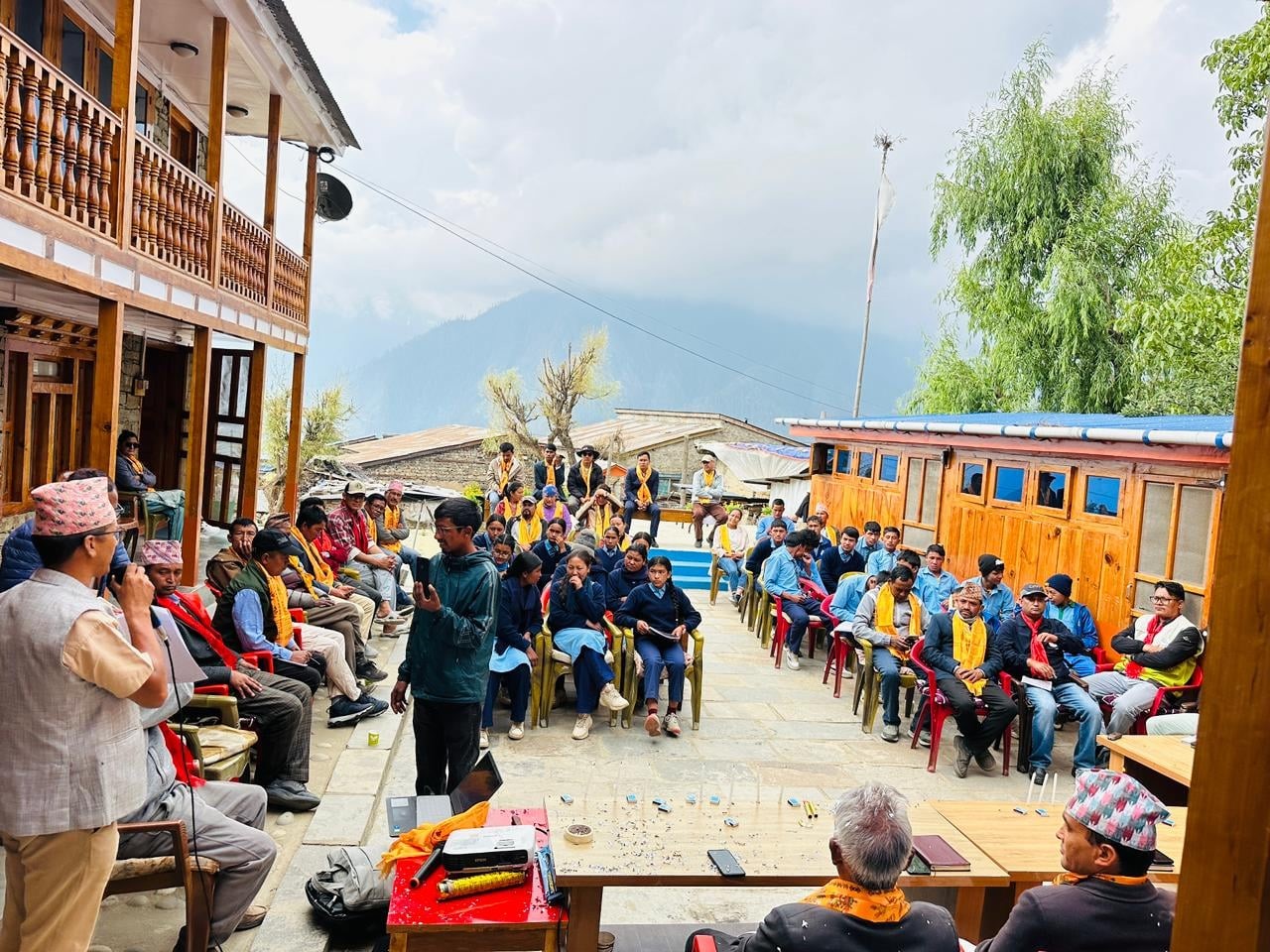 बाल कचहरीमार्फत सम्बन्धित सरोकारवाला निकायलाई आफ्नो हक अधिकार माग्दै हुम्लाका बालबालिका